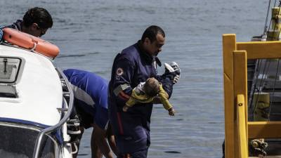 Al menos 41 personas murieron y decenas están desaparecidas tras los naufragios. Foto: EFE