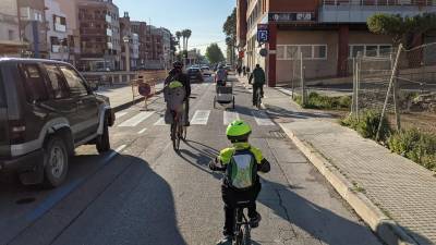 #Bicibus. Anar a l'escola amb bicicleta, una de les propostes de Viure en Bici per a un model de mobilitat més sostenible. FOTO: Viure en Bici
