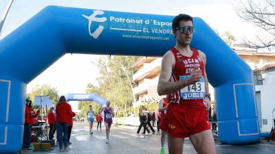 Un corredor, durante la prueba en El Vendrell. Foto: Fabián Acidres