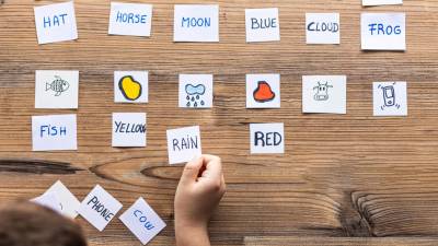 Diferentes estudios coinciden en afirmar las bondades de empezar a aprender otros idiomas en edades tempranas, además de integrarlos en el día a día. FOTO: GETTY