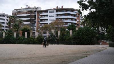 El espacio escénico estable del Parc Sant Jordi se ubicará en la plaza de Anton Borrell, que actualmente ya acoge actos culturales. FOTO: Fabián Acidres