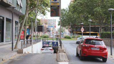 El parking de las Oques pasará a la primera corona. FOTO: Alba Mariné