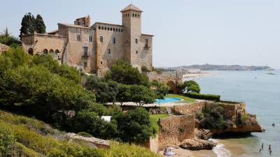 El castillo de Tamarite, junto al mar. Foto: Pere Ferré