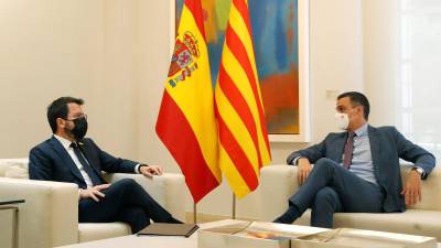 Aragonès y Sánchez, durante el encuentro que han mantenido este martes en la Moncloa. Foto: EFE