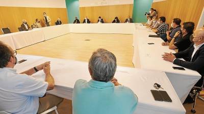 Reunió d'Aragonès amb la Taula de Consens pel Delta. Foto: J. Revillas