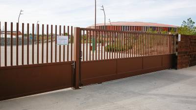 El acceso al reciento de la Anella Mediterrània, cerrado, ayer por la tarde. FOTO: fabián acidres