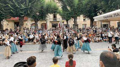 Els ball de Gitanes ha actuat per primer cop en la Festa Major. FOTO: J.G.