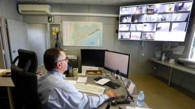 El nuevo monitor que permitirá controlar las cámaras de vigilancia de Torredembarra. FOTO: Pere Ferré