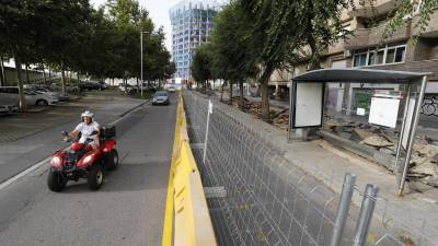 En circunstancias normales, el barrio cuenta con dos paradas: Torres Jordi y Bastos. FOTO: PERE FERRÉ