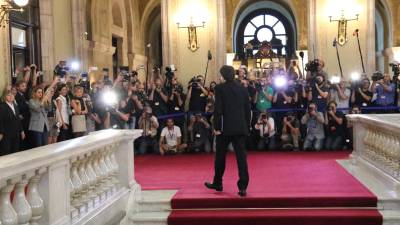 Mucha expectación por la comparecencia del presidente de la Generalitat, Carles Puigdemont. Foto: ACN
