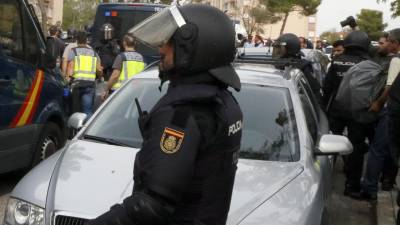 Imagen de archivo de una oepración policial contra las urnas del 1-O