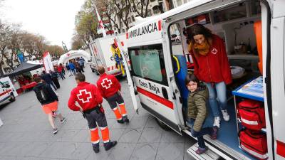 Imagen de archivo de una muestra organizada por la Creu Roja de Tarragona en la Rambla Nova. FOTO: Pere Ferré