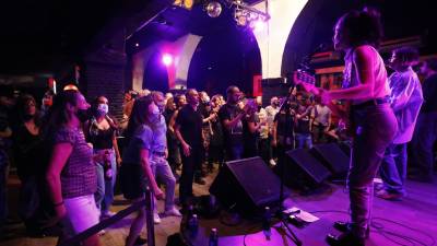El concierto de Belako congregó bastante gente en la Sala Zero el viernes. Foto: Pere Ferré