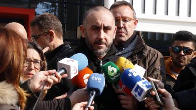 Pla mig del cap de la DIC dels Mossos d'Esquadra, Antoni Rodríguez, atenent els mitjans, el 26 de febrer del 2018