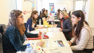 Los candidatos se entrevistaron con las empresas del sector turístico de Tarragona. FOTO: Alba Mariné