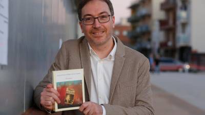 Fernando Parra presentó el libro en la Escola Joan XXIII de Bonavista. FOTO: PERE FERRÉ