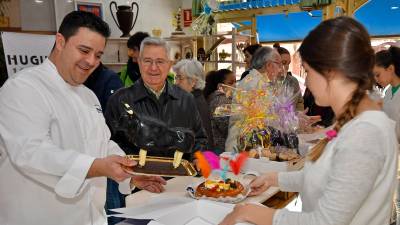 La Pastisseria Huguet de Reus continua estrenant any rere any un nou element festiu del Seguici, enguany triomfa el Bou de Reus i els unicorns