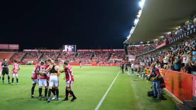 Los jugadores del Nàstic celebran el gol conseguido por Bonilla.  FOTO: FABIAN ACIDRES