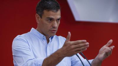 Pedro Sánchez comparece ante los medios para explicar su oferta al PP. EFE