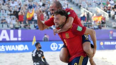 Edu Suárez celebra un gol con España. Foto: FIFA