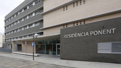 Imagen de archivo de una de las residencias con más usuarios de Tarragona. La residencia Ponent está ubicada en el barrio de La Granja. FOTO: PERE FERRÉ