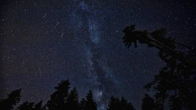 Imatge de les Perseides, la pluja d'estels més famosa de l'estiu.