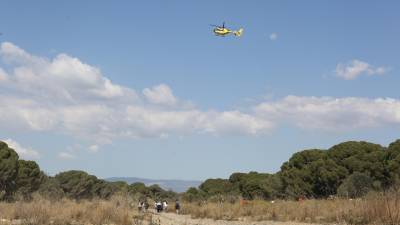 El helicóptero de Bombers ha avistado el cadáver desde el aire en una finca rural. FOTO: Alba Mariné