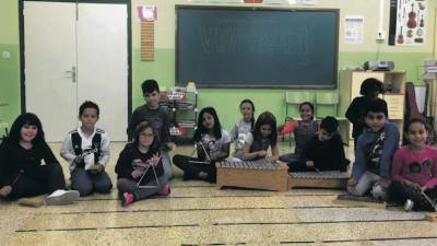 Alumnos de tercero de primaria de la Escola de Sant Pere i Sant Pau donde ya se hacen sesiones de musicoterapia y el curso que viene se ampliará la oferta. FOTO: Cedida