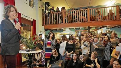 La presentación de Fridas Feministas se celebró el pasa-do mes de febrero, en un acto lleno a rebosar. Foto: lluís milián