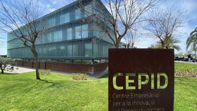 El exterior del actual edificio dedicado al desarrollo, que se encuentra a pleno rendimiento. Foto: Alfredo González