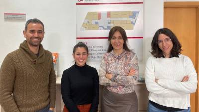 De izquierda a derecha, el investigador Andrés Díaz-López y las investigadoras Cristina Valle-Hita, Nancy Babio y Nerea Becerra-Tomás. Foto: Cedida
