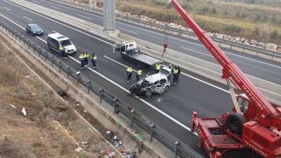 Accidente ocurrido el pasado 3 de febrero en la rotonda de Les Gavarres, en Tarragona. La velocidad fue un factor clave. FOTO: Àngel Juanpere