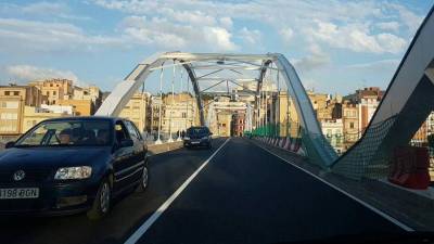 El pont reobert als dos sentits del trànsit. Foto: Ajuntament de Tortosa.