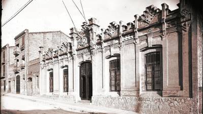 L’edifici de la delegació tortosina de Creu Roja, als anys 20. FOTO: Fons Borrell /ACBE