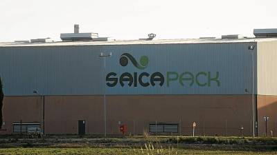 Imatge de l’empresa paperera Saica Pack, situada a l’Aldea i a la vora d’Amposta. FOTO: Joan Revillas