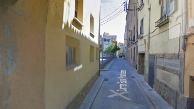 Els mossos van establir un dispositiu de recerca que va permetre localitzar i detenir el lladre al carrer Sant Francesc de Valls.