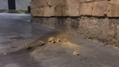Imagen de los últimos desprendimientos, esta semana, en la Torre del Pretori de Tarragona.
