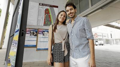 Paula Moreno y Sergio Muñoz continuarán con sus estudios de Derecho en Valencia y Sevilla, respectivamente. Foto: pere ferré