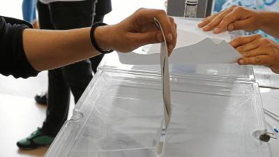 Un voto en las elecciones municipales del pasado 26 de mayo. Foto: Pere Ferré