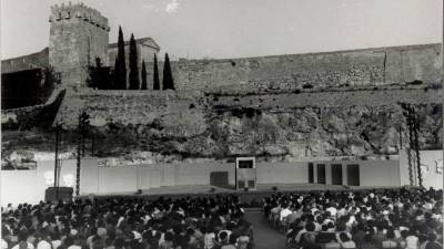 El Camp de Mart el 1965 acollint el Festival d’estiu, ja abans de la construcció de l’auditori. Foto: R. F. Vallvé. Cedida pel Centre d’Imatges de Tarragona / L’Arxiu