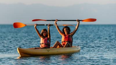 El kayak es una de las actividades que se practican en el litoral de Tarragona. FOTO: cedida