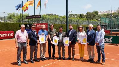 La prueba y el cartel oficial ha sido presentado en la pista central del Club Tennis Tarragona. FOTO: Pere Ferré