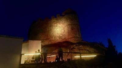 Las pruebas de luz en el castillo de Calafell.