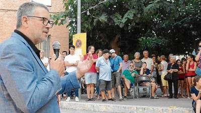 Pau Ricomà, el pasado viernes, durante el pregón que realizó en las fiestas de la calle Goya. FOTO: DT