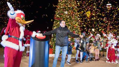 El encendido del árbol de Navidad tuvo como protagonista a Marc Gené. FOTO: PortAventura
