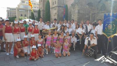 La banda y las majorets de El Vendrell en la Festa Catalana.