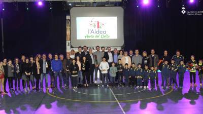 Los premiados en la gala deportiva celebrada en l'Aldea. Foto: Ajuntament de l'Aldea