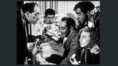 Una escena de ‘Atraco a las tres’ (1962), junto a José Luis López Vázquez, Manuel Alexandre, Alfredo Landa y Gracita Morales. FOTO: Sonia Sendra