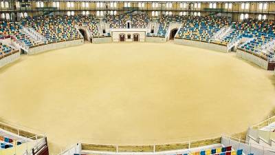 La Tarraco Arena Plaça perderá, tras 135 años, la arena del ruedo típica de una plaza de toros. Los trabajos de pavimentación del ruedo empezarán el abril de 2018. FOTO: diputació de tarragona