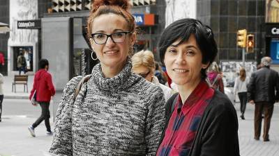 Eva Belles y Mercedes Naranjo, de la nueva Associació de Familiars d’Alzheimer de TGN. FOTO: pere ferré
